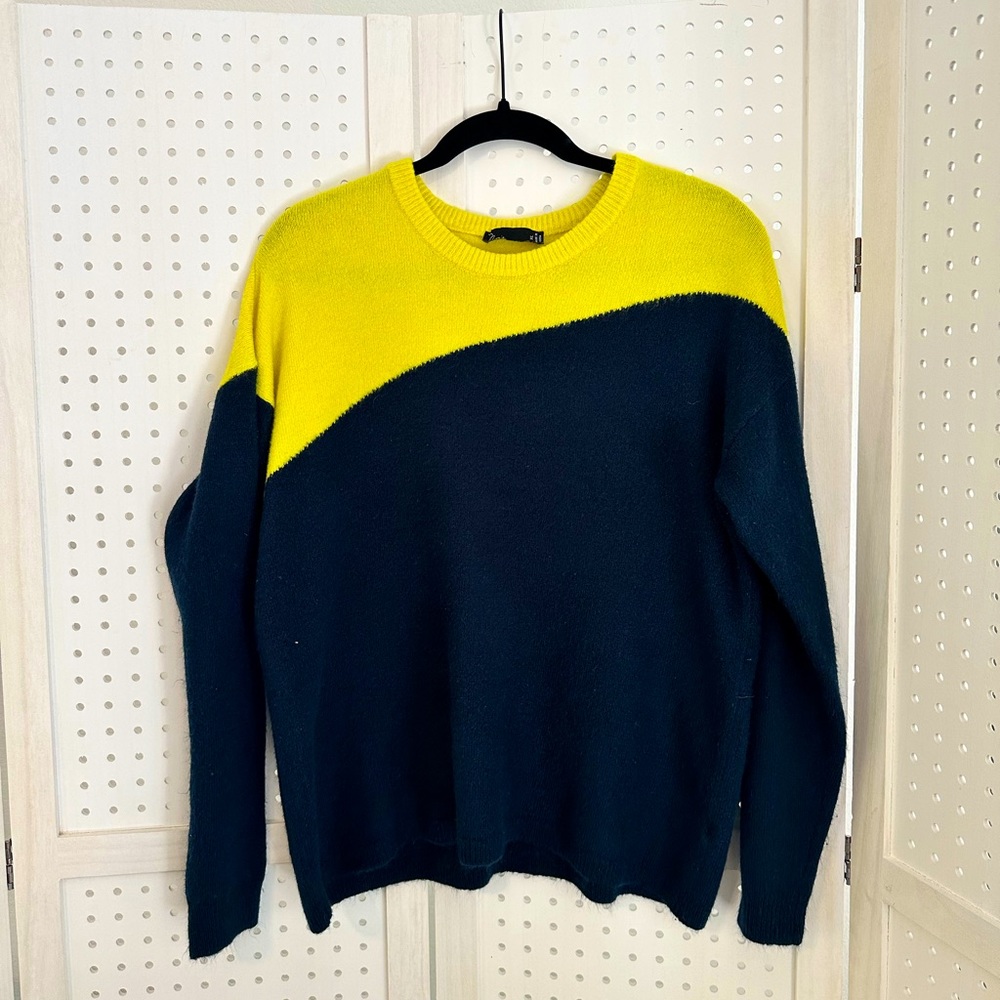Color Block Crew Neck Sweater